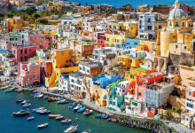 Insula Capri reacționează dur la afluxul de turiști gălăgioși