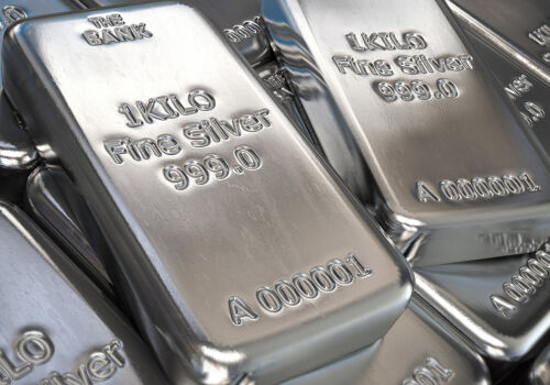 UBS a redus drastic previziunile privind argintul pe fondul scăderii cererii