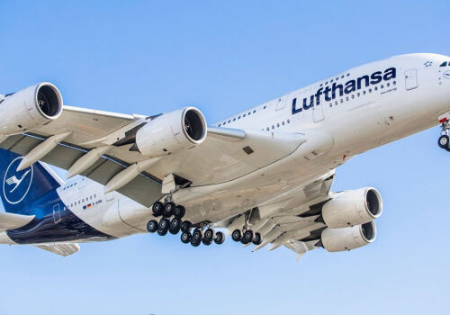 Profiturile globale din aviație se vor reduce la jumătate, la 23 de miliarde de dolari