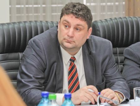 Власть и бизнес думают по-разному Власть и бизнес думают по-разному
