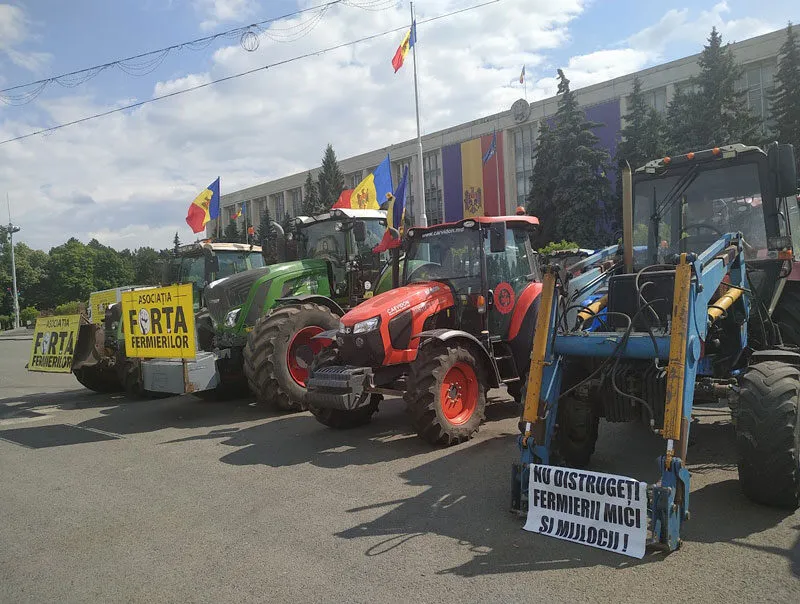 «Мир хижинам, война дворцам»