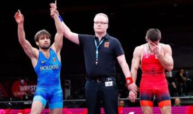 1564_Victor_Ciobanu_A învins pe Amiran_Shavadze_Campionatul European de Wrestling