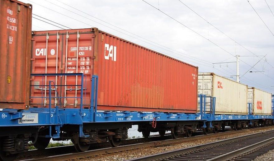 Volumele și distanțele de transport de marfă sunt în scădere