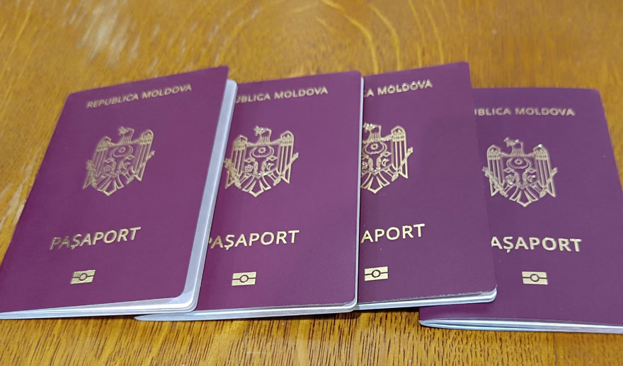 Moldova va emite pașapoarte ca în UE