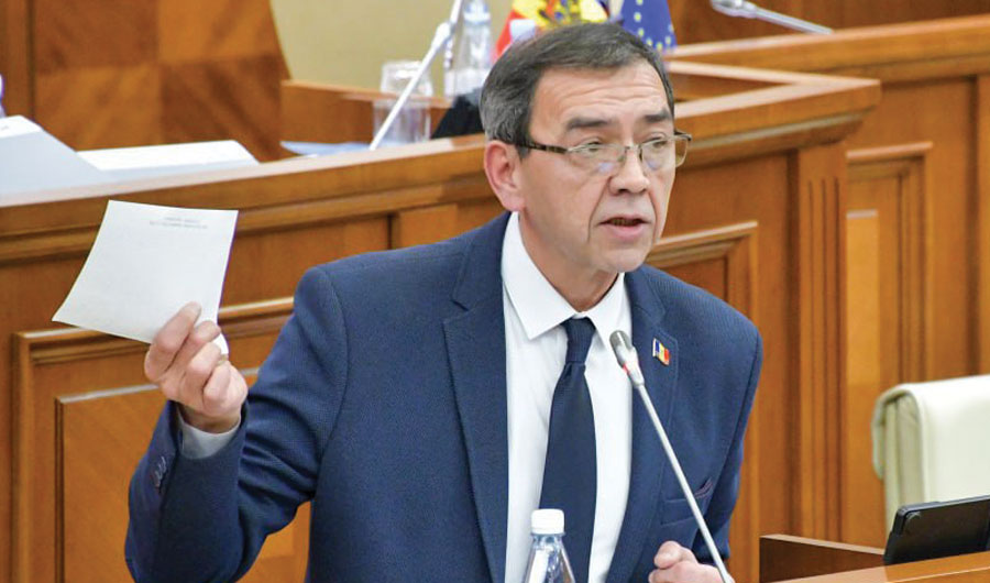 «Чужих» денег в бюджете становится больше