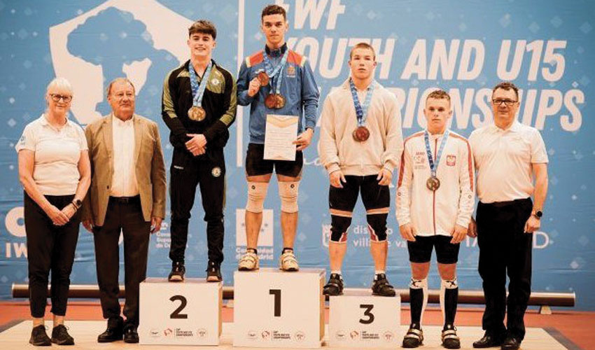Triumph of young weightlifters in Madrid