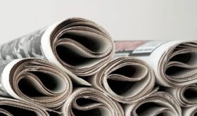 1580-1100_newspaper-background-concept