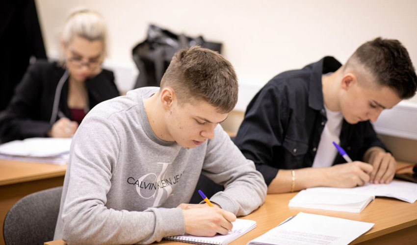 Rezultate BAC-2025: niveluri ridicate în licee și performanțe slabe la reluări