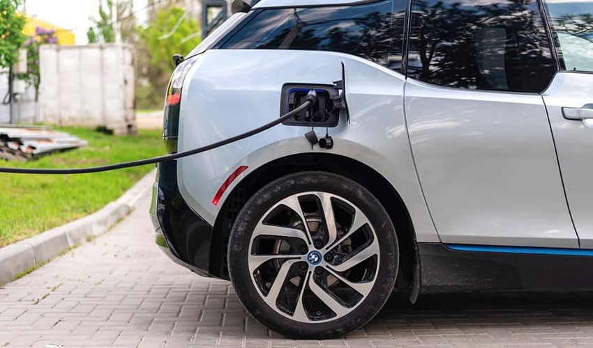 Vânzările de mașini electrice în Europa bat recorduri