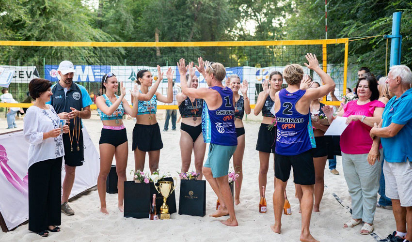 Voleibaliștii de plajă, desemnați cei mai buni la «Chișinău Open 2025»