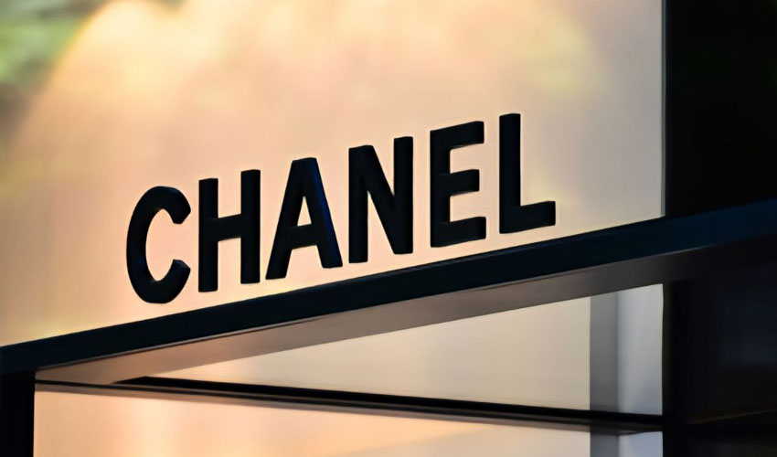 Lux Packaging din Moldova a primit comenzi de la Chanel, Christian Dior și Versace