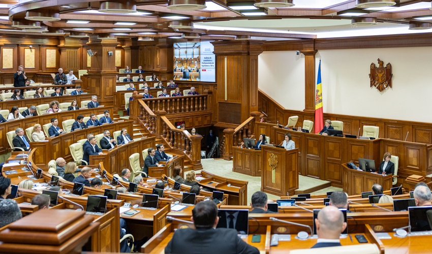 Ruling majority promises ‘EU accession parliament’