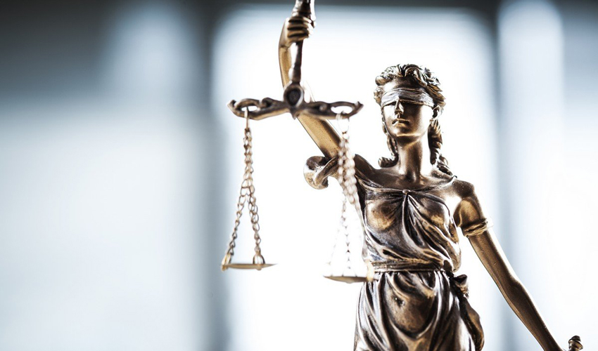 “A treia putere” nu se controlează singură