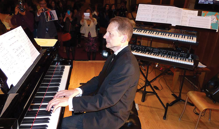 «Piano Dialogue» în opt mâini