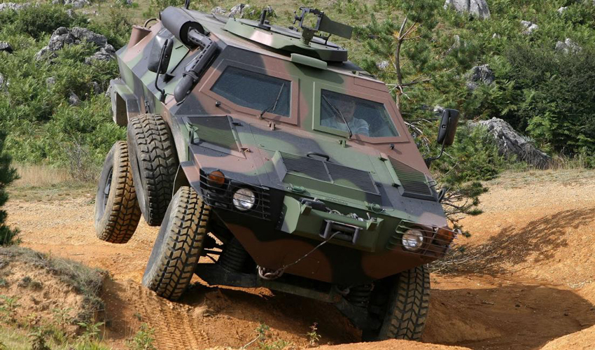 România va cheltui 1 miliard de dolari pe transportoare blindate de trupe