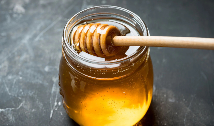 Producția de miere, redusă la jumătate în 2025