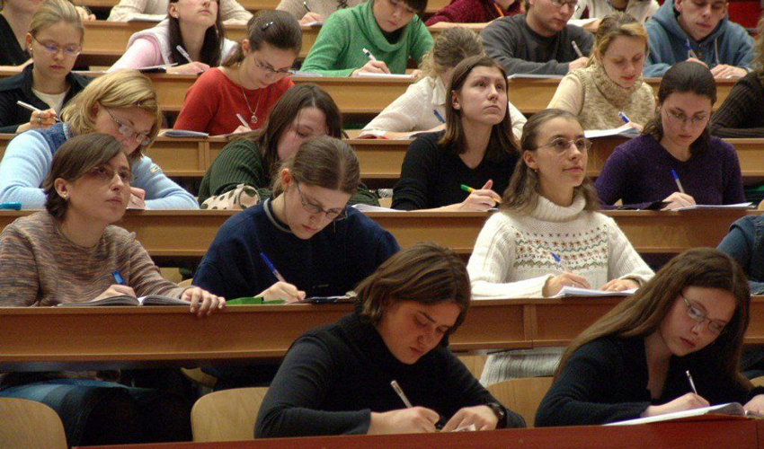 Дан Перчун: «Шесть из десяти выпускников школ остаются дома»