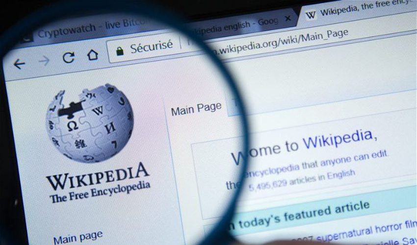 „Wikipedia” a apărut în topul celor mai populare interogări