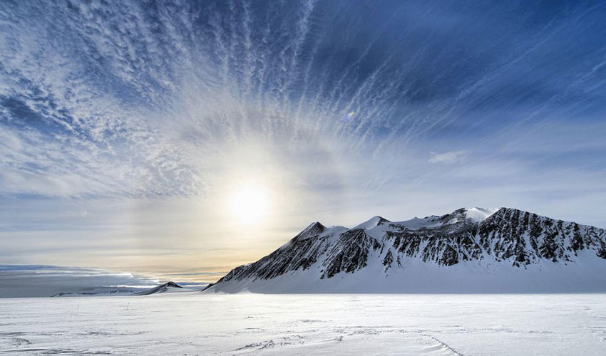 Structura subglaciară a Antarcticii dezvăluie canale și văi