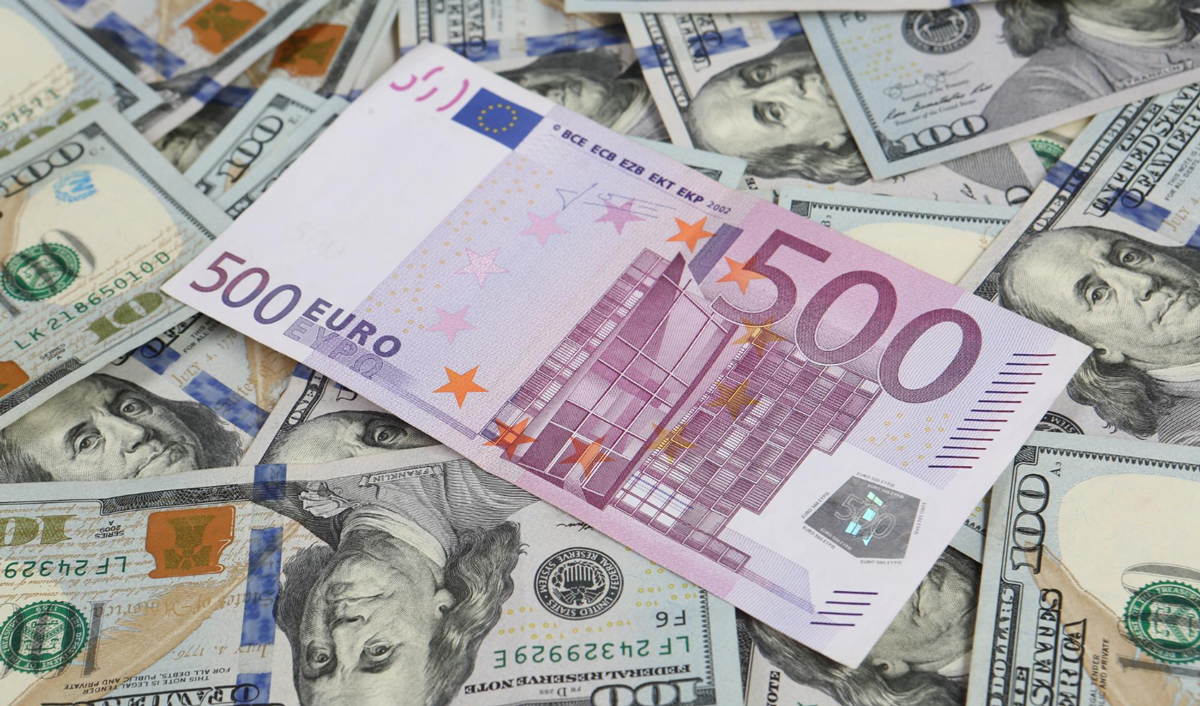 Dolarul își regăsește echilibrul