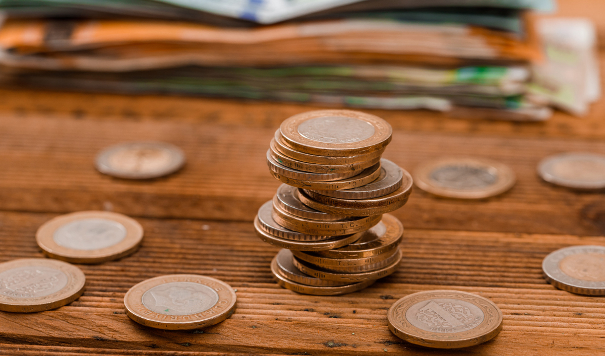 Estonia sells unwanted coins to Latvia