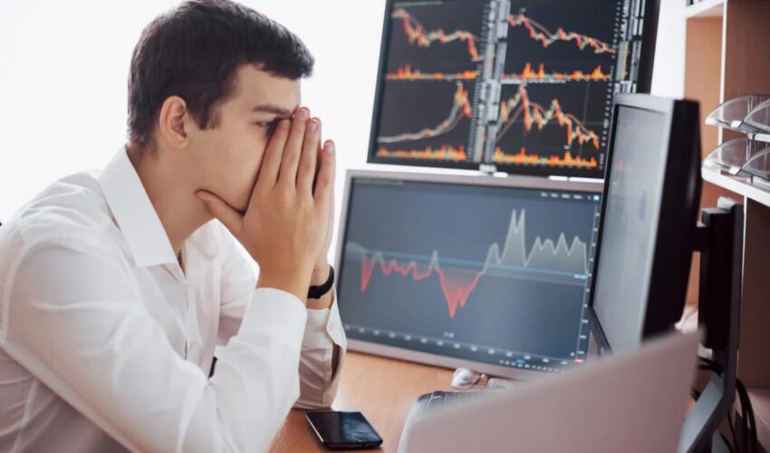 PayPal shares collapsed by more than 17% broker
