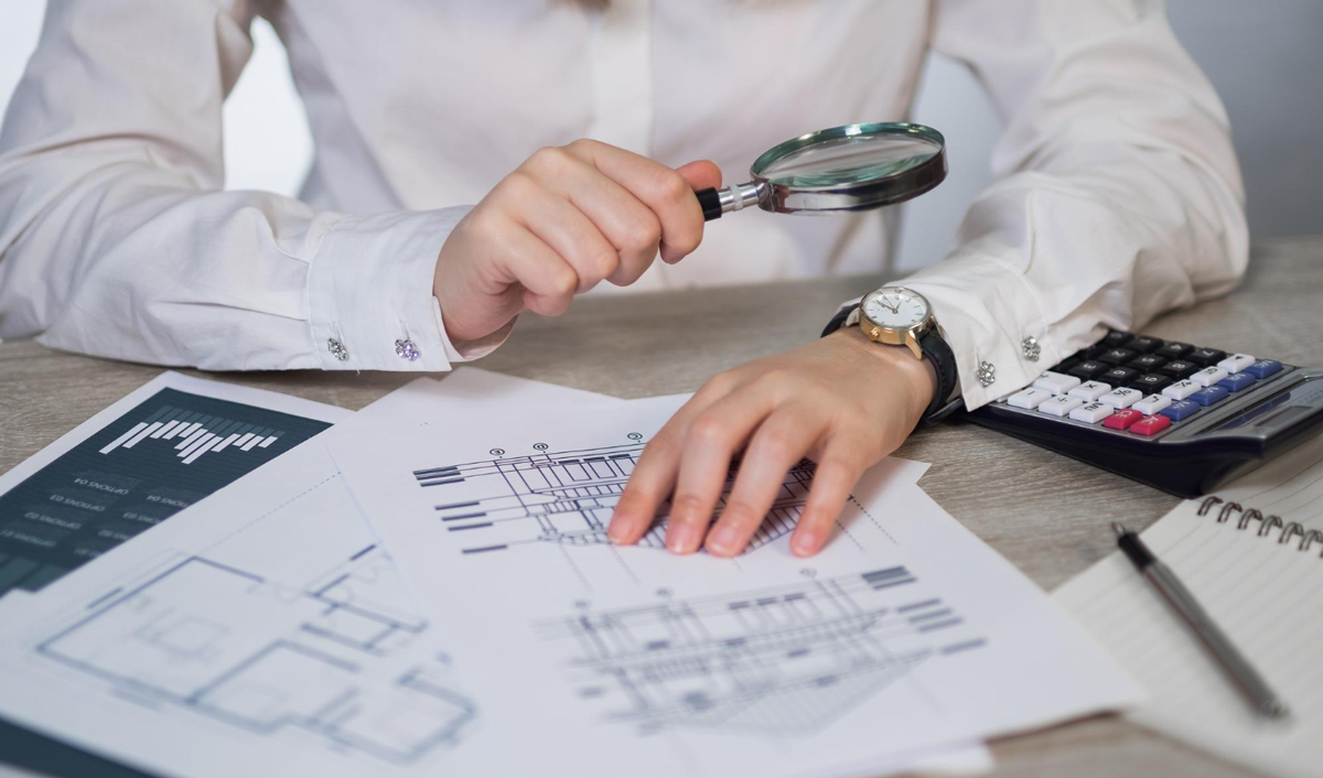 Reevaluarea locuințelor este criticată