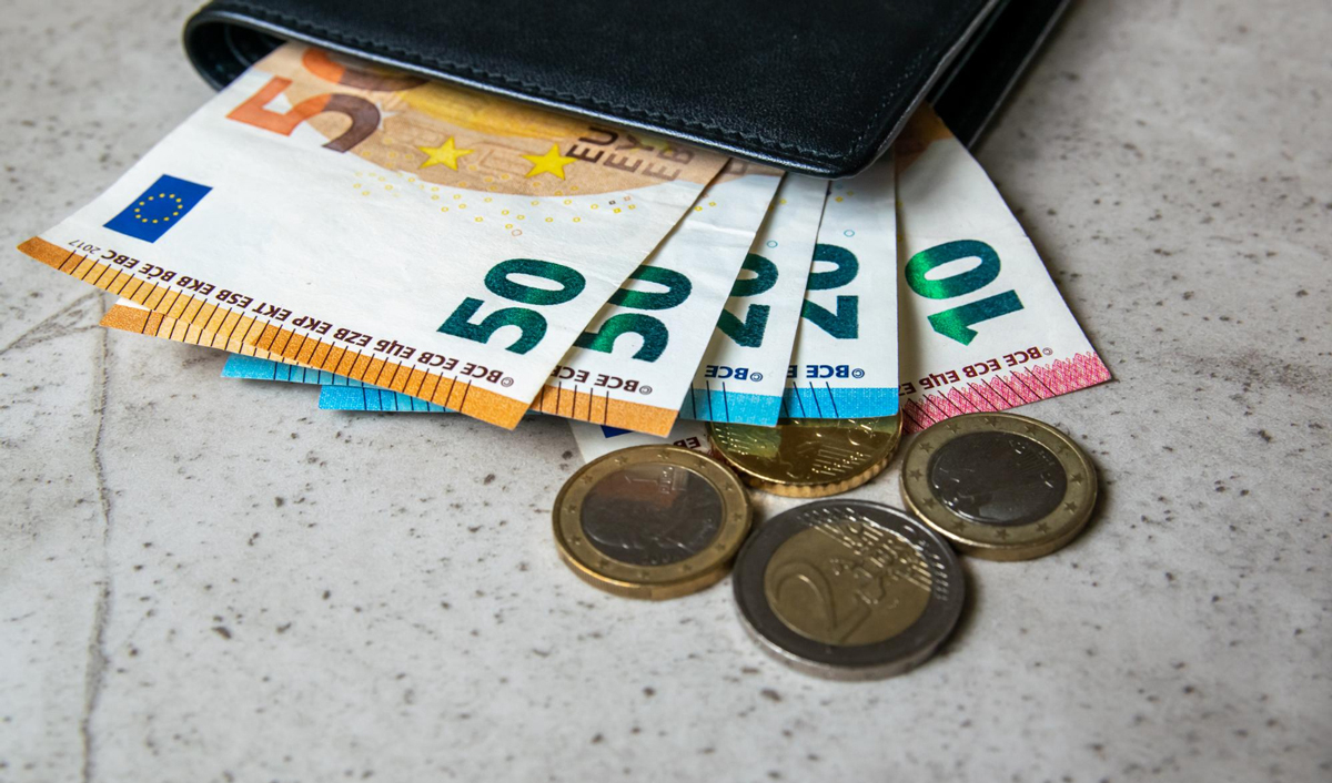 Deci, diferit „minim european”