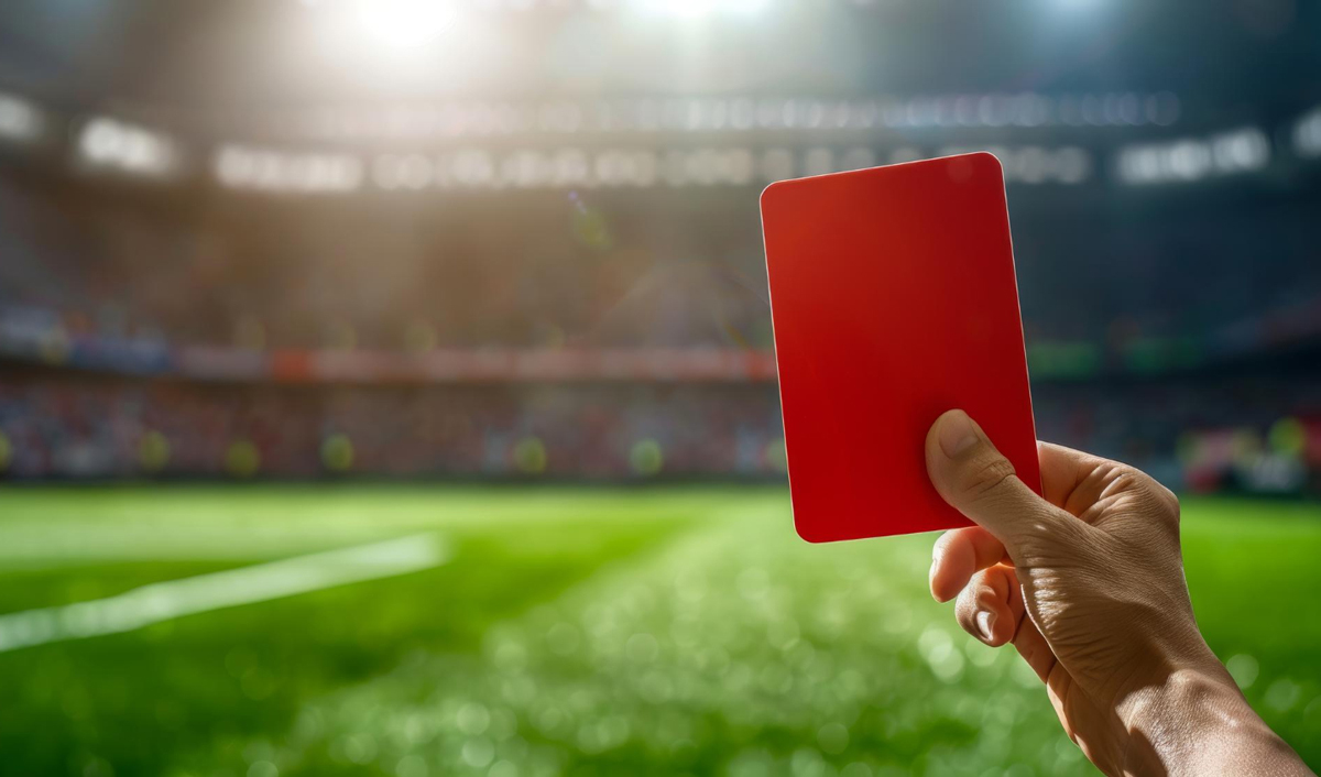 Club de fotbal penalizat pentru… gheață pe teren