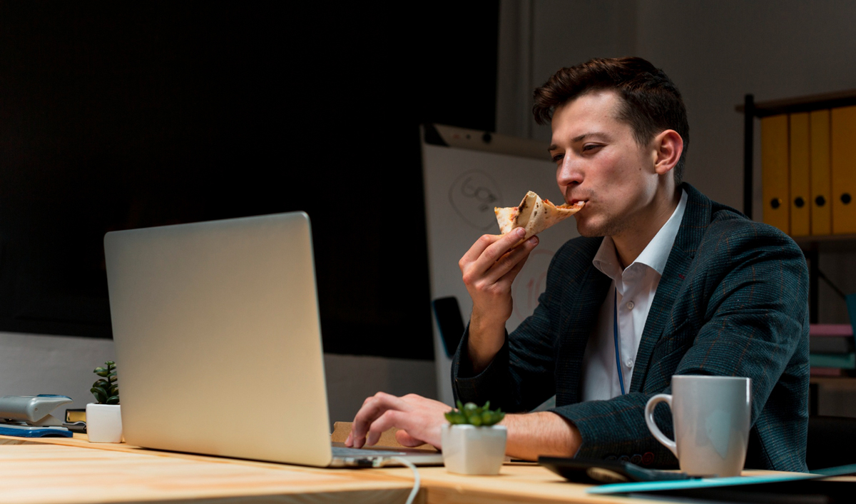 Пропущенный обед снижает продуктивность и усиливает стресс