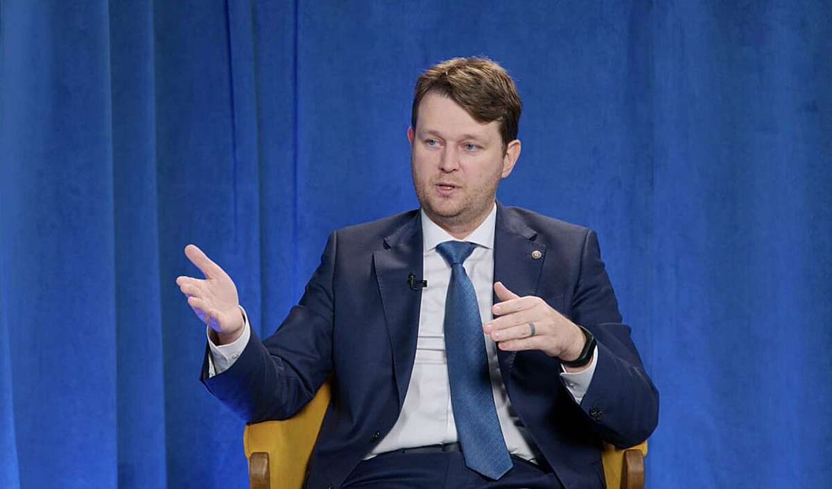 Finance Minister: cash over €10,000 creates problems