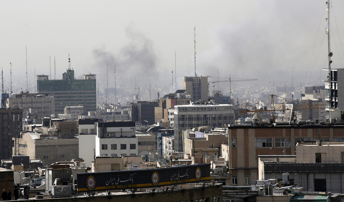 Penurie de combustibil în Teheran după atacul SUA și al Israelului