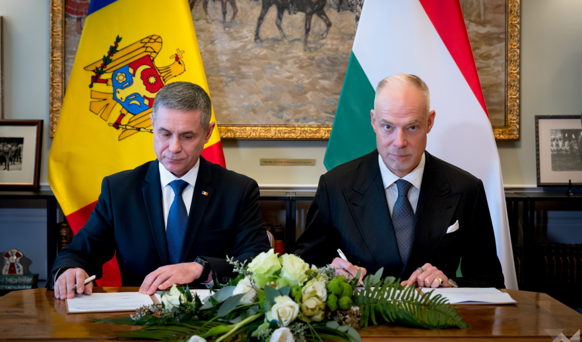 Министр обороны Венгрии: молдавско-венгерское оборонное сотрудничество будет выведено на новый уровень