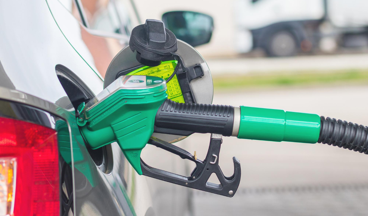 Mass media: Romanians travel en masse to Moldova to refuel