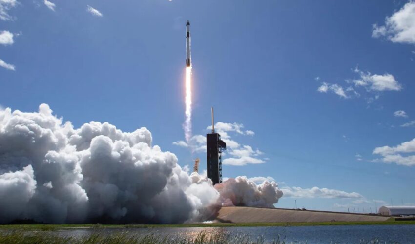 Business of the future: Starcloud startup will start mining bitcoin in space Falcon-9