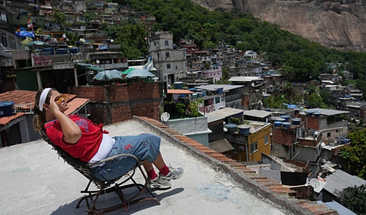 “Slum tourism”: a way to help or a controversial trend?