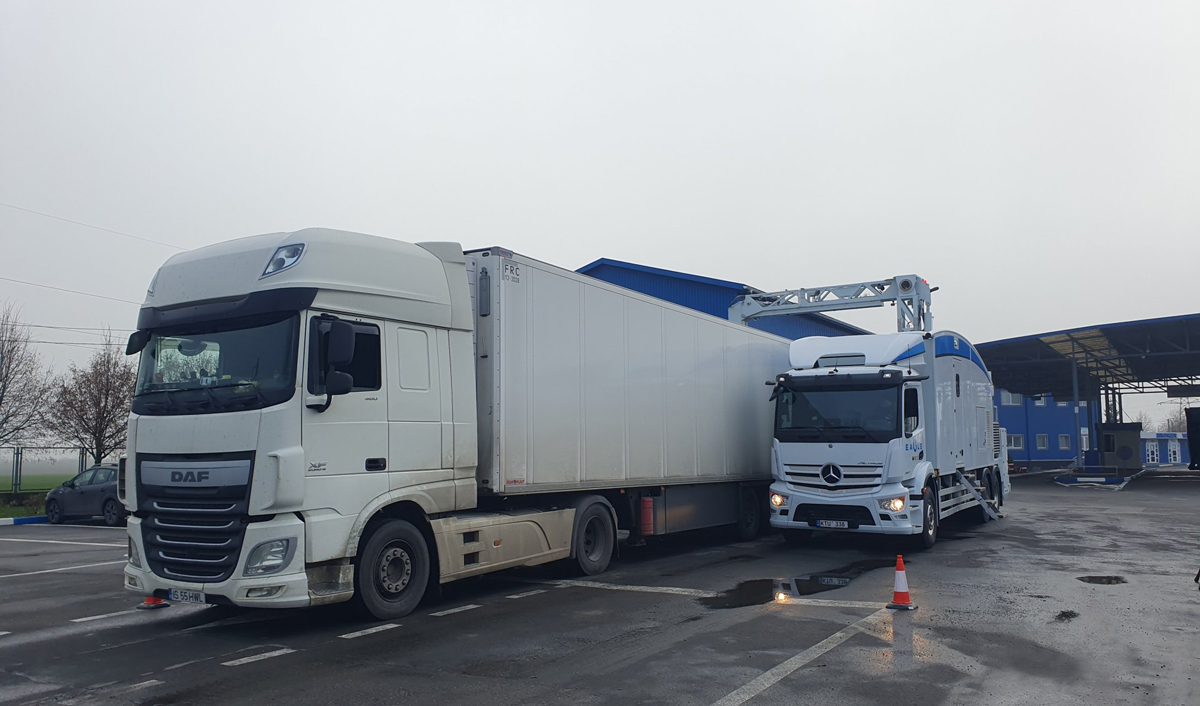 The Tudor checkpoint has been equipped with a vehicle scanner