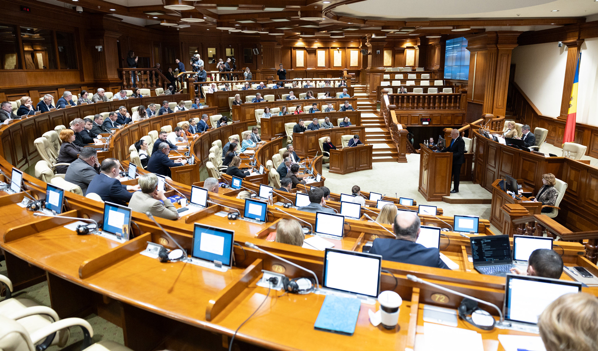 Deputații propun simplificarea anulării statutului de plătitor de TVA