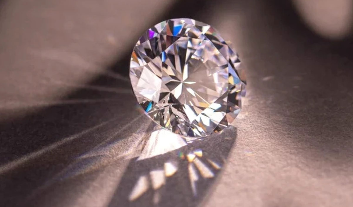 Индийское «небо в алмазах»: на биржу пригласили священника