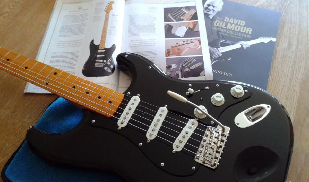 Электрогитара ушла с молотка за рекордные $14,55 млн