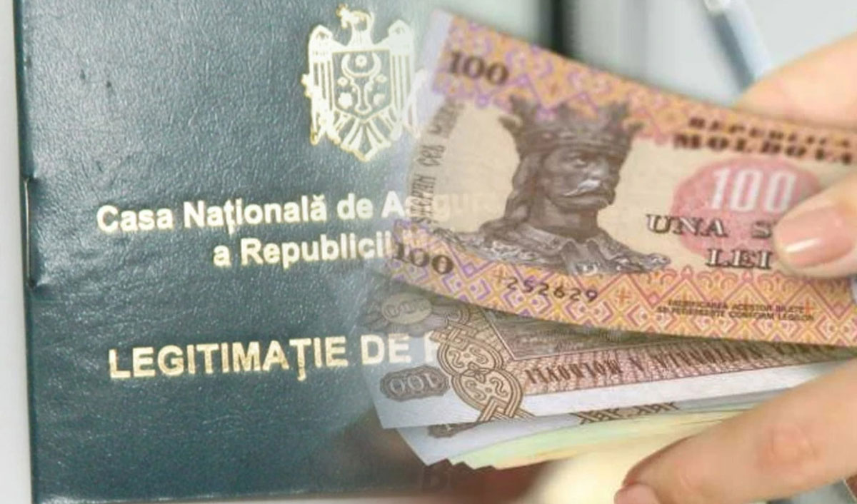 Кабмин проиндексировал пенсии и пособия на 6,84%