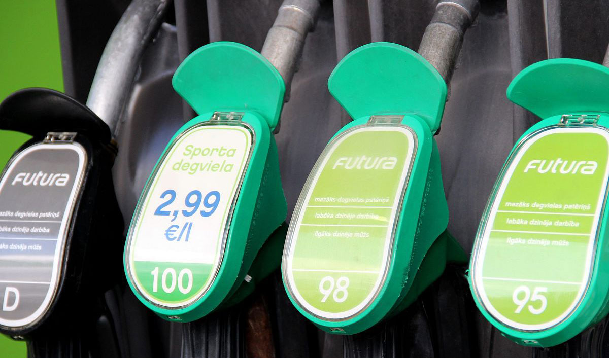 Letonia introduce o taxă de solidaritate pentru comercianții de carburanți