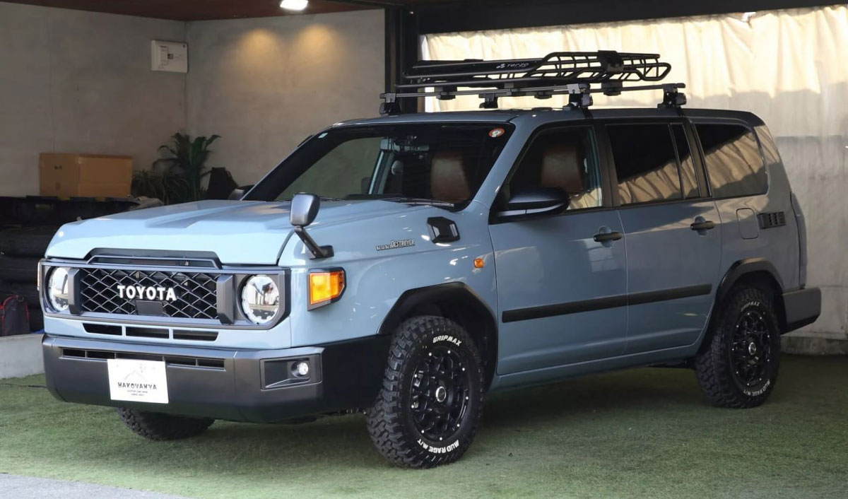 Toyota ProBox a fost transformat într-un Land Cruiser 70.