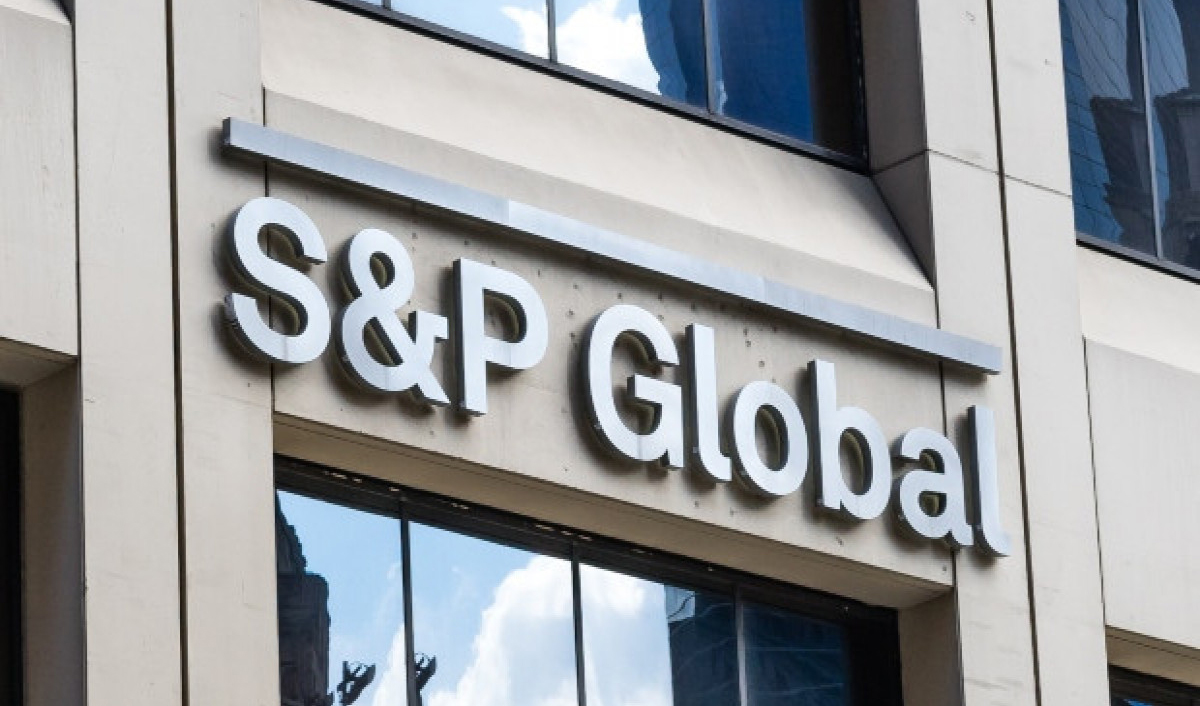 Ratingul României de la S&P: perspectivă negativă și riscuri ridicate