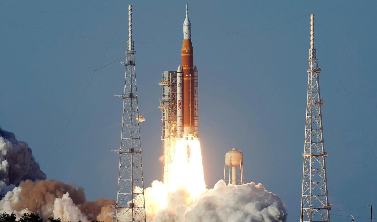 Космический рекорд «Артемиды II»: астронавты США приближаются к Луне