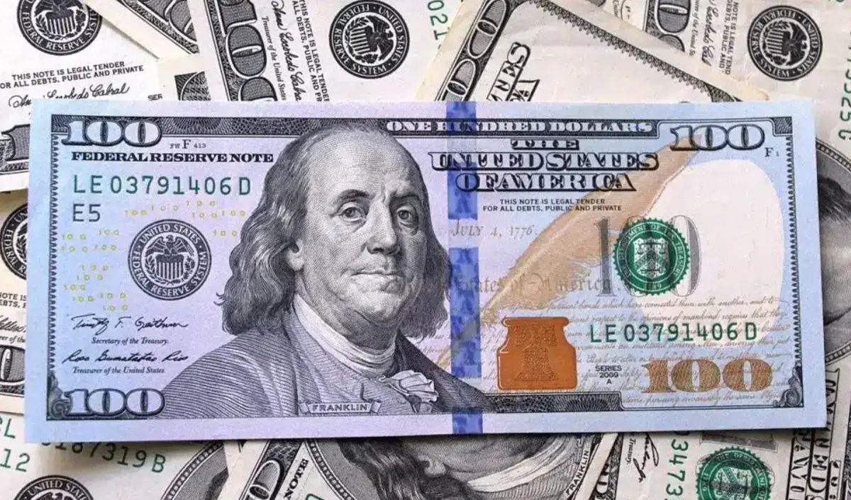 Dolarul pierde din cererea ca activ defensiv