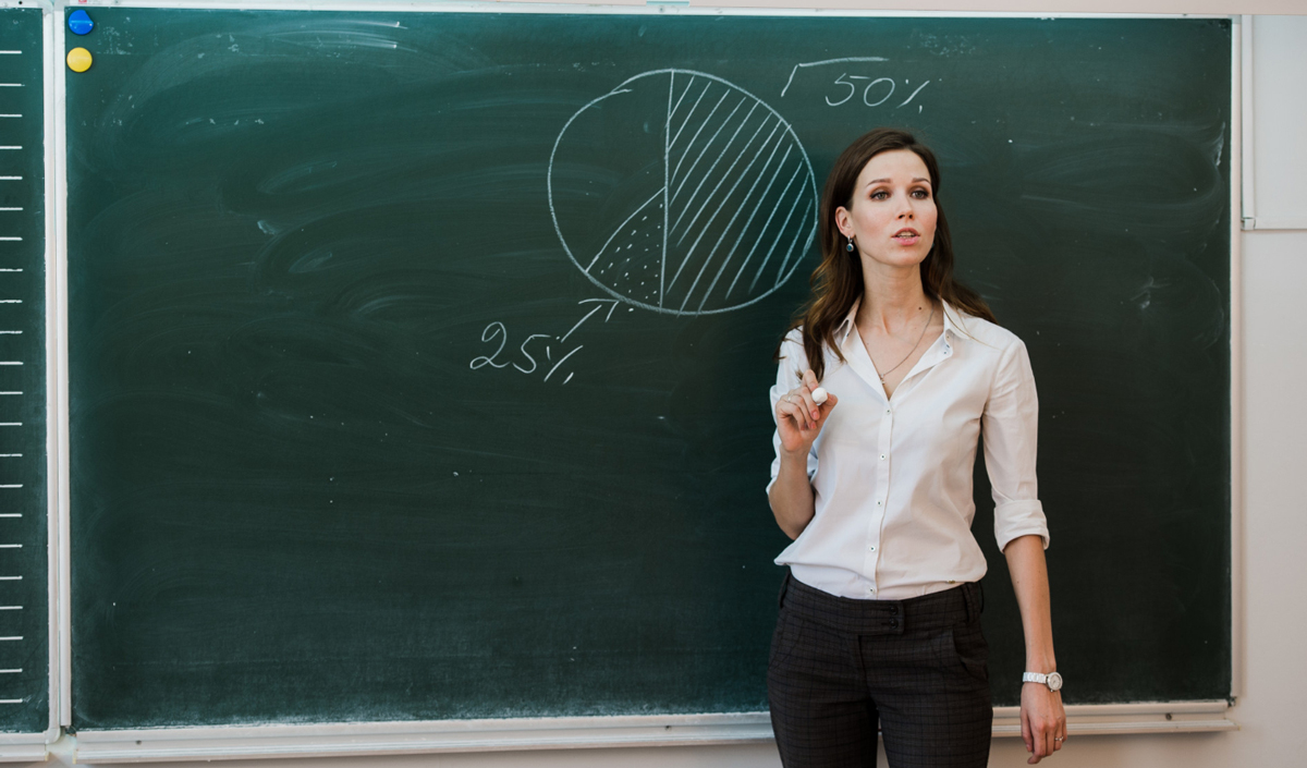 Deficitul de cadre didactice se reduce pe fondul recrutării record de personal tânăr