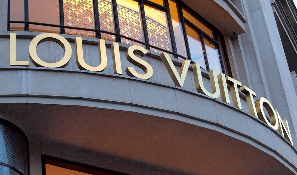 Fashion giant LVMH loses profits