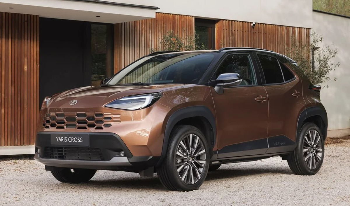 Toyota a relansat un hit: Yaris Cross arată acum mai scump și mai agresiv