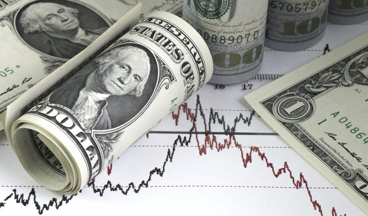 Băncile vs. dolar: piața se pregătește pentru o scădere a monedei americane